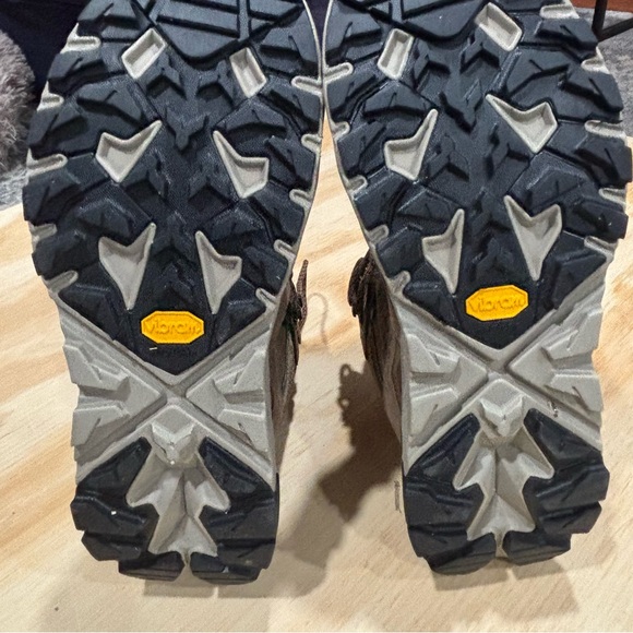 HOKA Anacapa MID GTX Men Size 8D - Picture 3 of 6